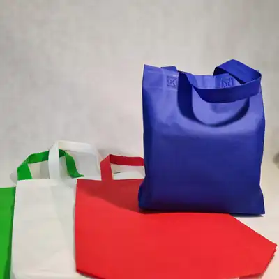 Koleksi tas spunbond berbagai warna dan ukuran